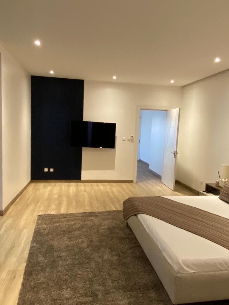 DUPLEX POINT E